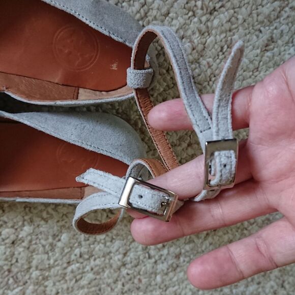 Charleston Shoe Co Suede Ballet ankle closure Flat in gray Size 8 - Picture 7 of 12